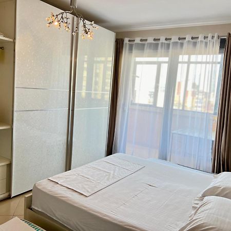 Boulevard Views - Spacious Tirana Apartment エクステリア 写真